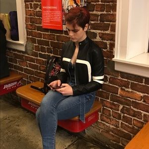 Meet your Posher, Mackay